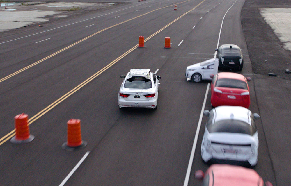Toyota Guardian: japonezii prezintă un sistem autonom pentru mașini care intervine doar în situații de urgență - Poza 1