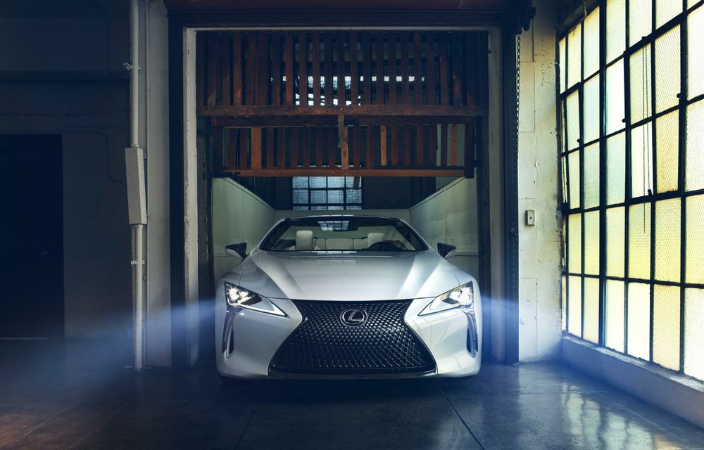 Primele imagini cu Lexus LC Convertible Concept: prototipul niponilor va fi expus la Detroit și anunță o versiune de serie - Poza 2