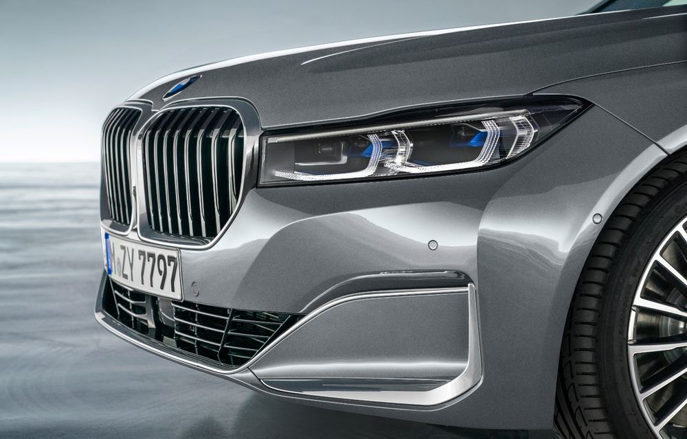 BMW Seria 7 facelift, imagini și detalii oficiale: design revizuit, asistent personal inteligent și motoare îmbunătățite - Poza 38