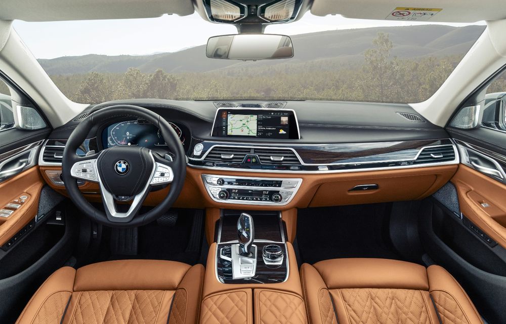 BMW Seria 7 facelift, imagini și detalii oficiale: design revizuit, asistent personal inteligent și motoare îmbunătățite - Poza 49