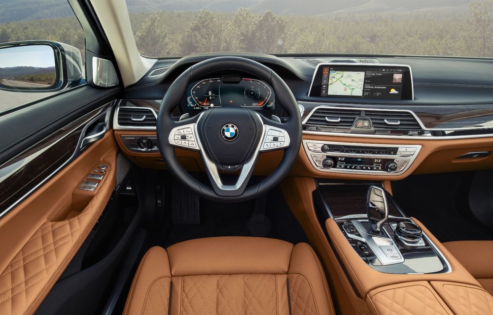 BMW Seria 7 facelift, imagini și detalii oficiale: design revizuit, asistent personal inteligent și motoare îmbunătățite - Poza 43