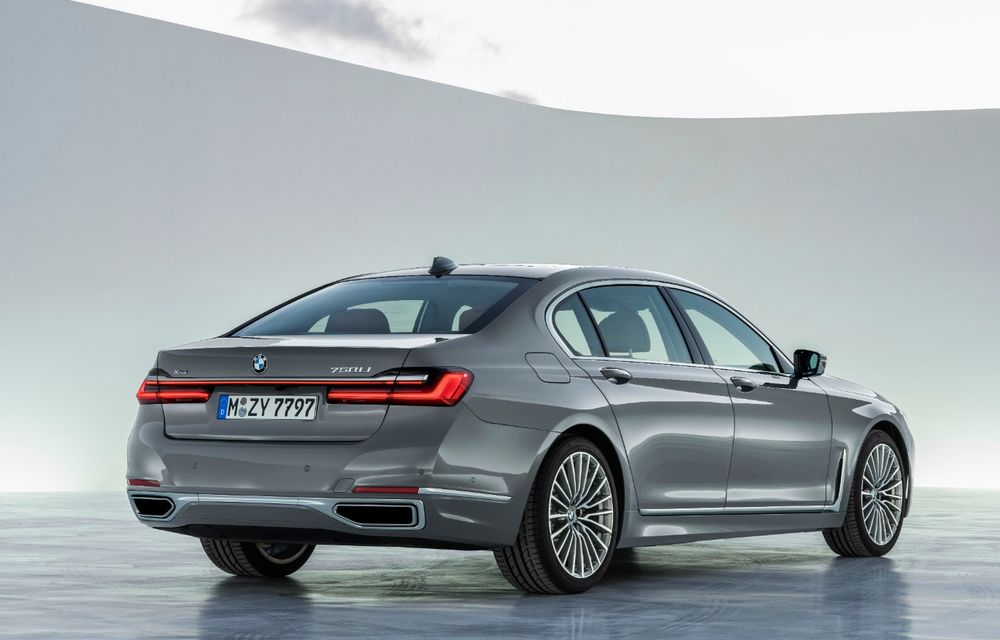 BMW Seria 7 facelift, imagini și detalii oficiale: design revizuit, asistent personal inteligent și motoare îmbunătățite - Poza 24
