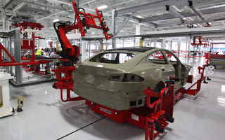 Tesla negociază cu chinezii: constructorul vrea un nou furnizor de baterii pentru noua fabrică de mașini electrice din Shanghai