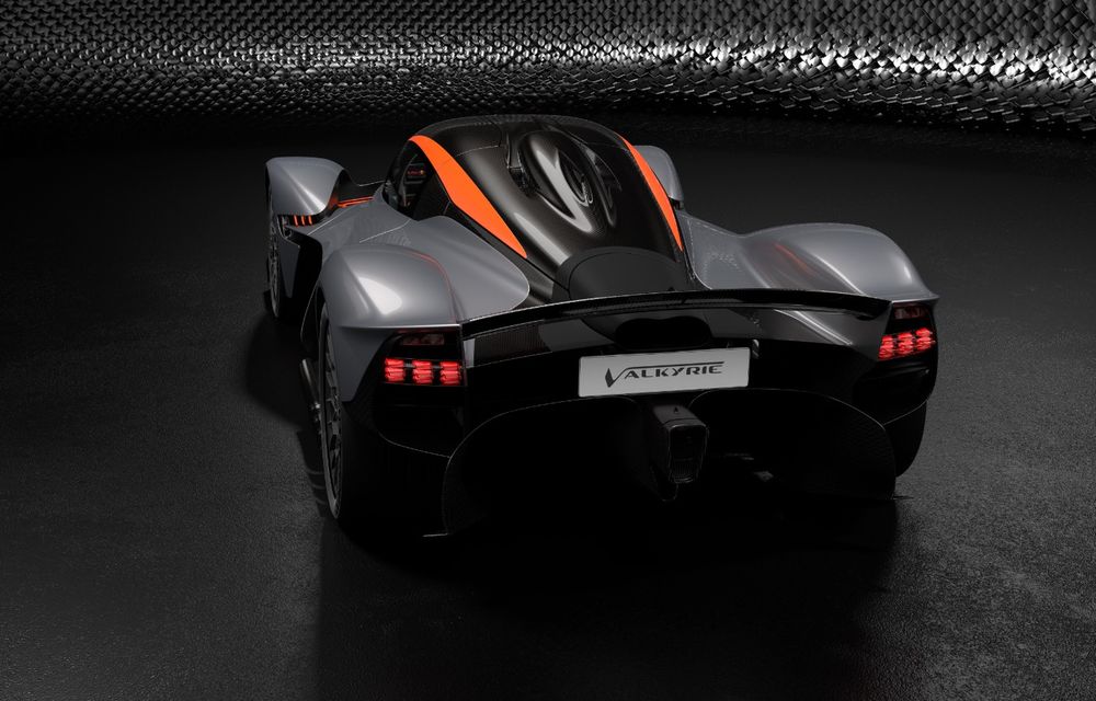 Aston Martin Valkyrie va primi o versiune AMR Track Performance: pachet aerodinamic nou, frâne din titan și suspensii pentru circuit - Poza 9