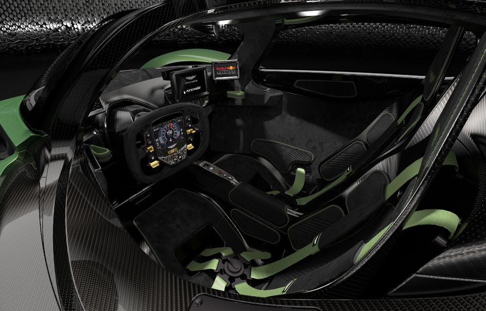 Aston Martin Valkyrie va primi o versiune AMR Track Performance: pachet aerodinamic nou, frâne din titan și suspensii pentru circuit - Poza 18
