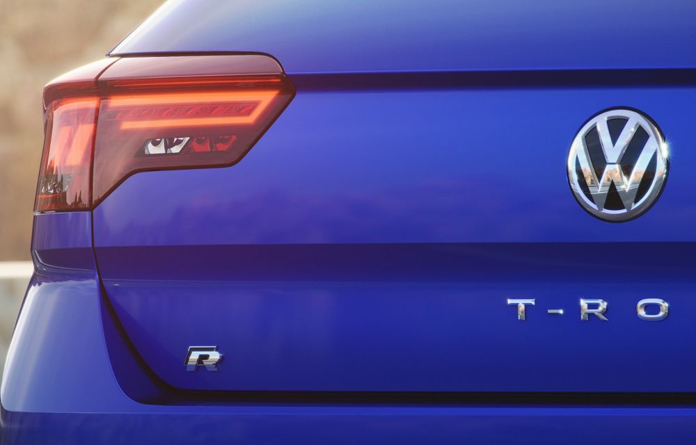 Volkswagen a prezentat noul T-Roc R: motor TSI de 2.0 litri cu 300 CP și 400 Nm, tracțiune integrală și 0-100 km/h în 4.9 secunde: debut la Geneva - Poza 6