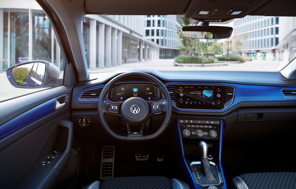 Volkswagen a prezentat noul T-Roc R: motor TSI de 2.0 litri cu 300 CP și 400 Nm, tracțiune integrală și 0-100 km/h în 4.9 secunde: debut la Geneva - Poza 8