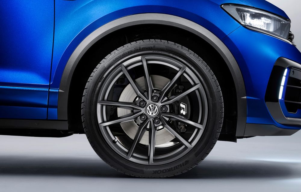 Volkswagen a prezentat noul T-Roc R: motor TSI de 2.0 litri cu 300 CP și 400 Nm, tracțiune integrală și 0-100 km/h în 4.9 secunde: debut la Geneva - Poza 19