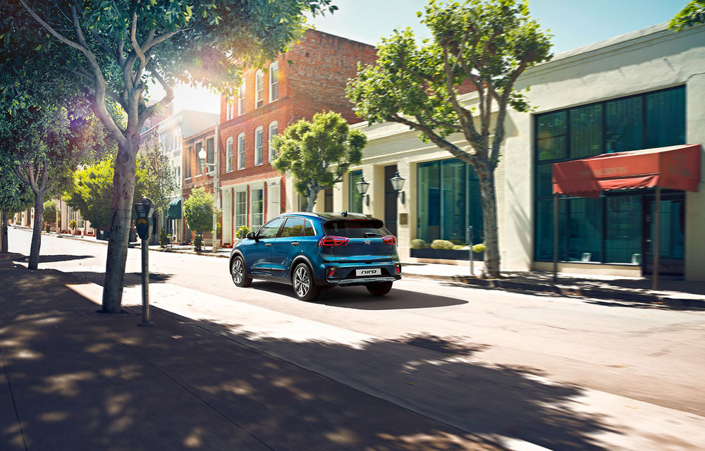 Facelift pentru Kia Niro hibrid și Niro PHEV: modificări minore de design, sistem de infotainment cu ecran de 10.25 inch și pachet generos de tehnologii de siguranță - Poza 4
