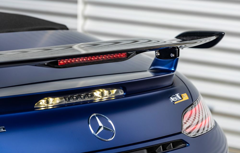 Mercedes-AMG a prezentat noul AMG GT R Roadster: 585 de cai putere și 3.6 secunde pentru sprintul de la 0 la 100 km/h - Poza 14