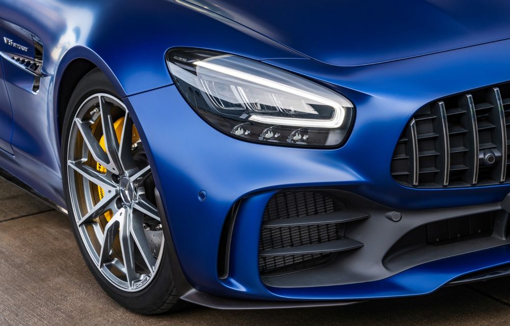 Mercedes-AMG a prezentat noul AMG GT R Roadster: 585 de cai putere și 3.6 secunde pentru sprintul de la 0 la 100 km/h - Poza 17