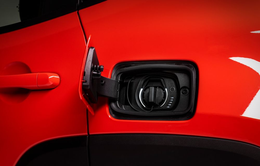 Versiuni plug-in hybrid pentru Jeep Renegade și Compass: SUV-urile vor avea până la 240 CP și autonomii electrice de 50 de kilometri - Poza 10
