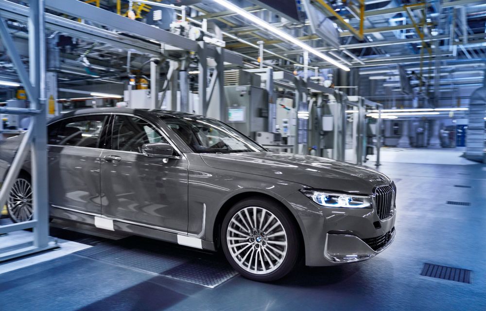 BMW a dat startul producției pentru Seria 7 facelift: vârful de gamă al nemților este construit la uzina din Dingolfing - Poza 9