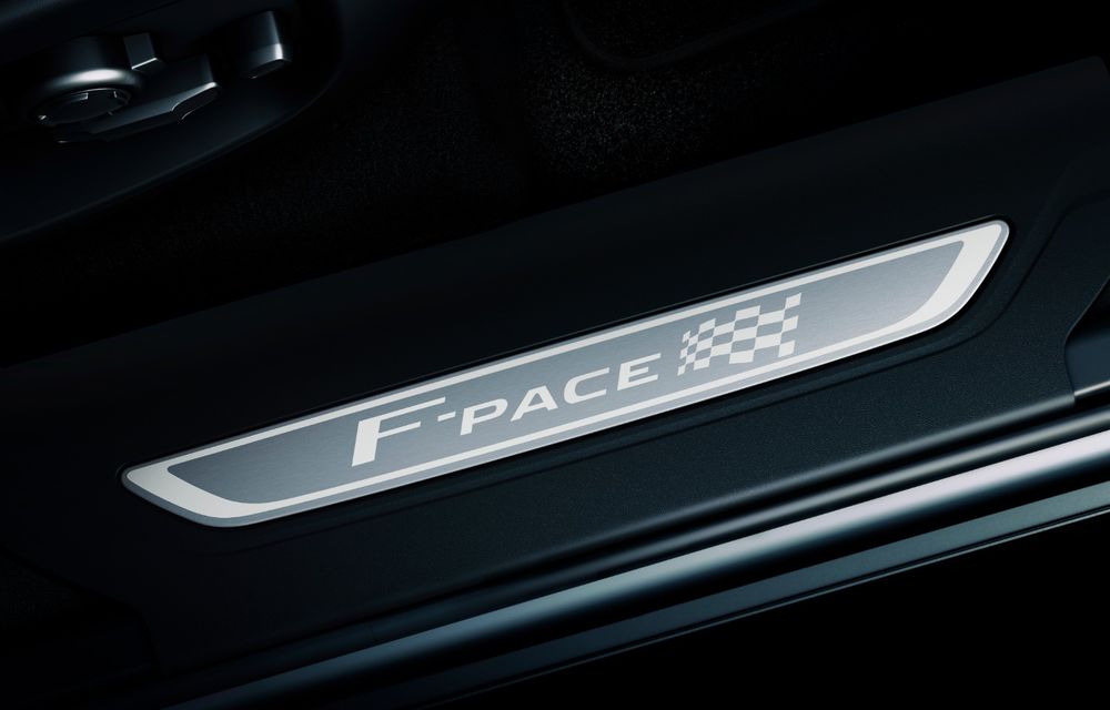 Ediții speciale pentru Jaguar F-Pace: SUV-ul britanic poate fi comandat în versiunile 300 Sport și Chequered Flag - Poza 11