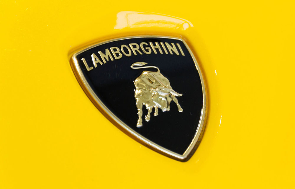 Lamborghini nu exclude lansarea unui nou SUV: italienii țintesc către un urmaș al celebrului LM002 - Poza 1