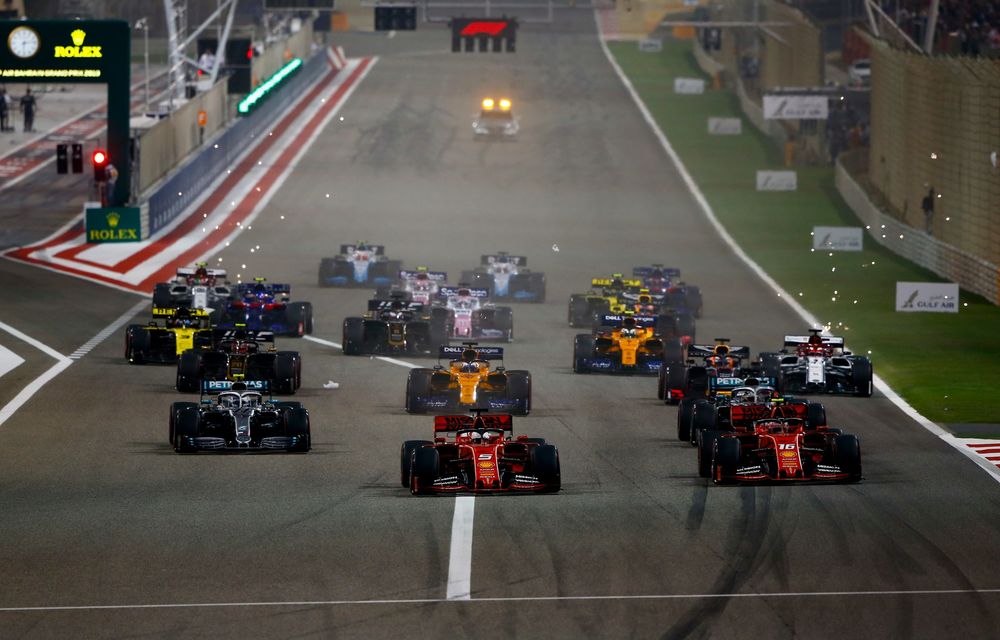 Hamilton a câștigat cursa din Bahrain după ce Leclerc a fost &quot;trădat&quot; de o defecțiune tehnică la motorul Ferrari - Poza 2
