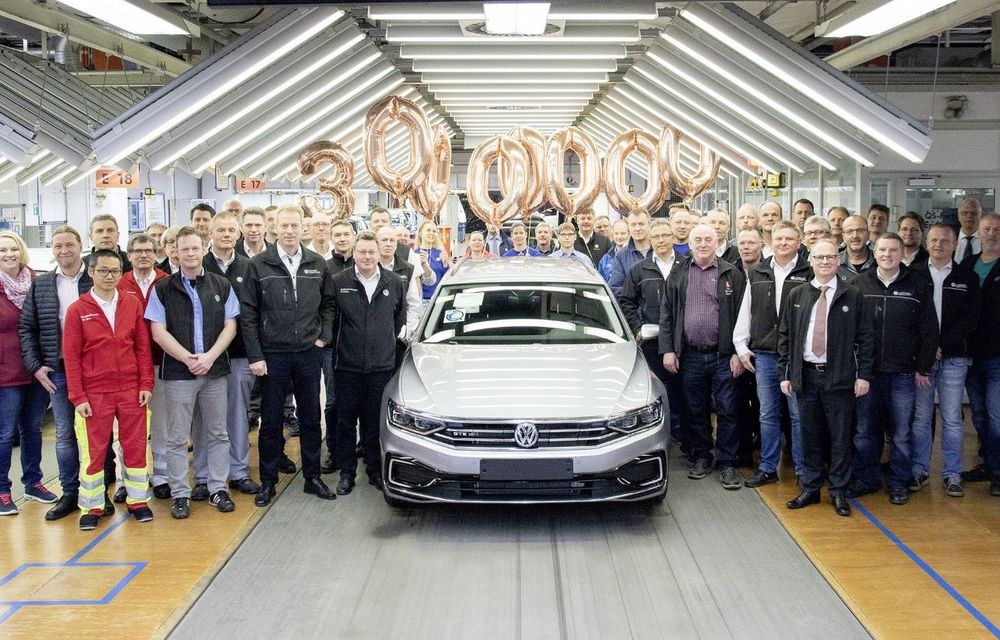 Volkswagen Passat sărbătorește 30 de milioane de unități produse: primul Passat a fost lansat acum 46 de ani - Poza 1