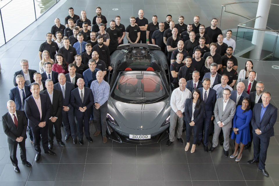 McLaren a atins un nou record: 20.000 de mașini în aproape 8 ani au fost produse la Woking - Poza 1