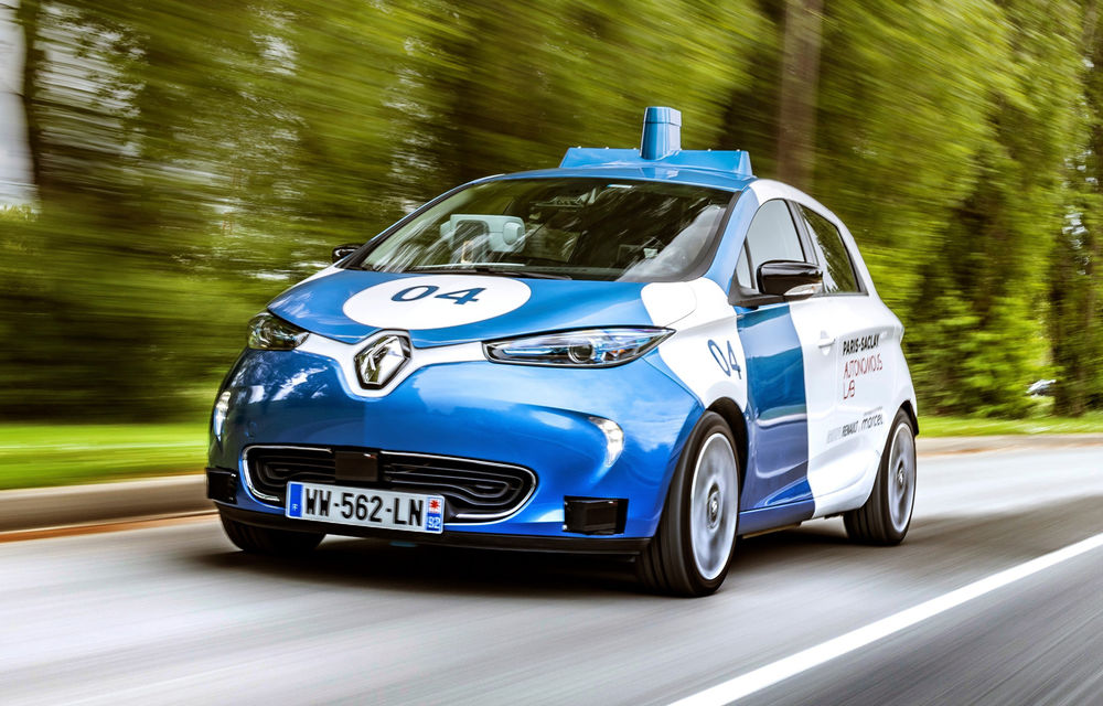 Renault lansează un experiment pentru un sistem de transport cu vehicule autonome: trei unități Zoe și un autobuz lângă Paris - Poza 1
