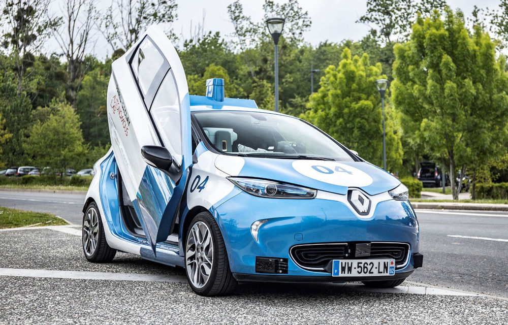 Renault lansează un experiment pentru un sistem de transport cu vehicule autonome: trei unități Zoe și un autobuz lângă Paris - Poza 9