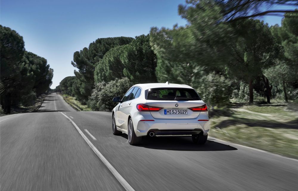 Noua generație BMW Seria 1, imagini și detalii oficiale: platformă nouă cu roți motrice față, mai mult spațiu pentru pasageri și tehnologii moderne - Poza 41