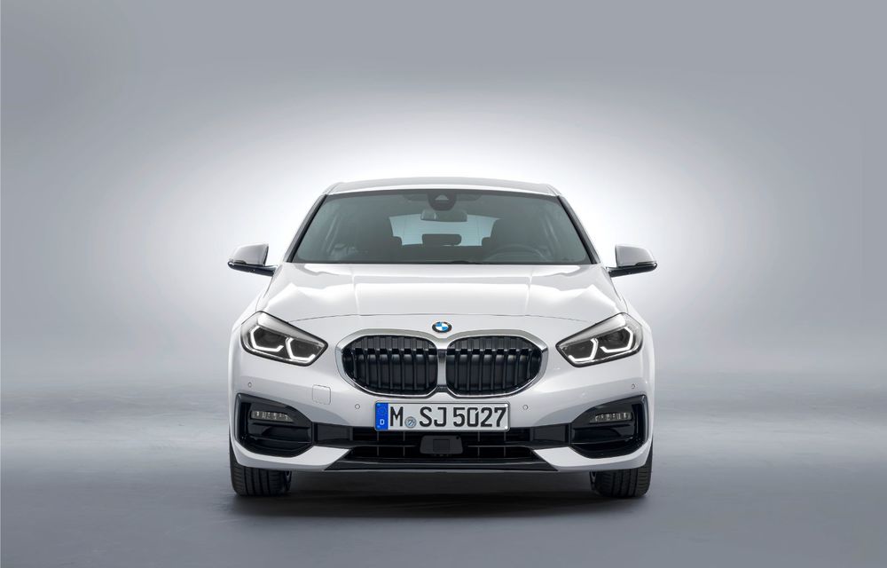 Noua generație BMW Seria 1, imagini și detalii oficiale: platformă nouă cu roți motrice față, mai mult spațiu pentru pasageri și tehnologii moderne - Poza 49