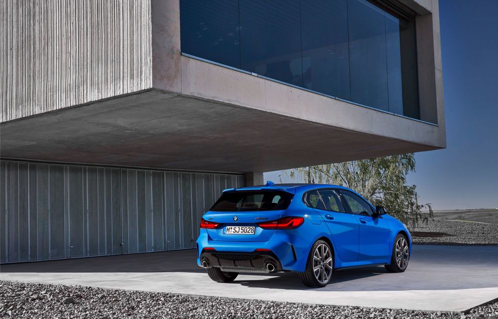Noua generație BMW Seria 1, imagini și detalii oficiale: platformă nouă cu roți motrice față, mai mult spațiu pentru pasageri și tehnologii moderne - Poza 15