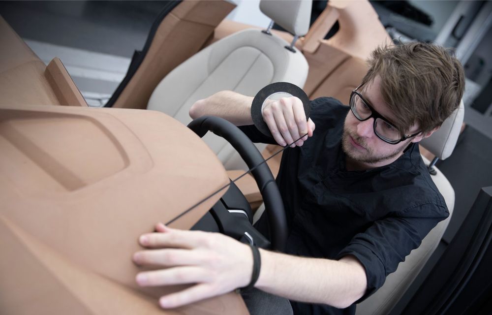 Noua generație BMW Seria 1, imagini și detalii oficiale: platformă nouă cu roți motrice față, mai mult spațiu pentru pasageri și tehnologii moderne - Poza 115