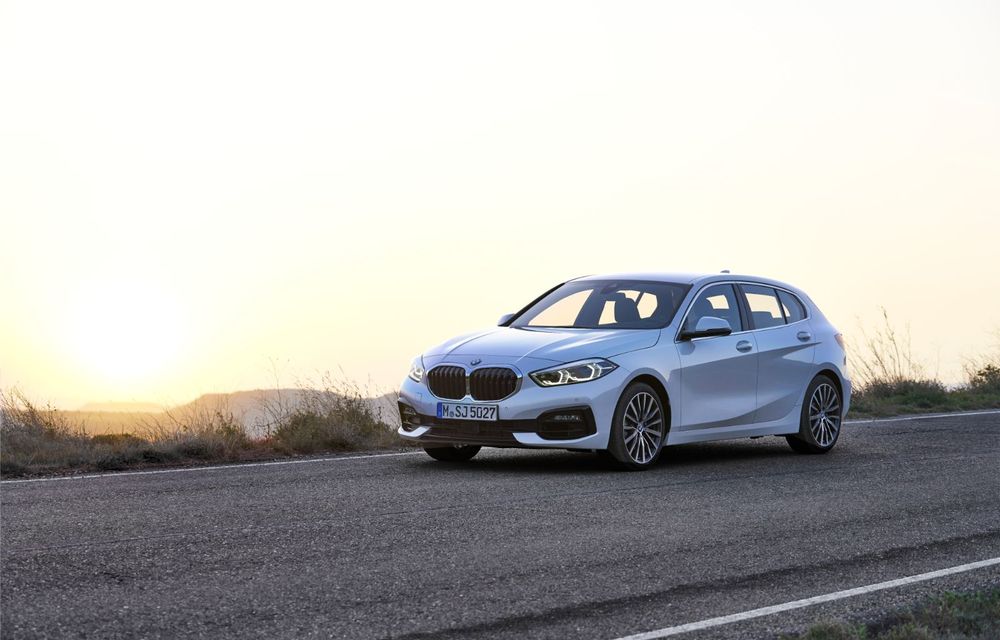 Noua generație BMW Seria 1, imagini și detalii oficiale: platformă nouă cu roți motrice față, mai mult spațiu pentru pasageri și tehnologii moderne - Poza 34