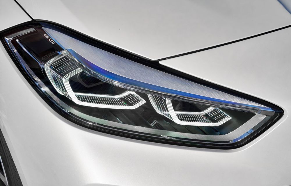 Noua generație BMW Seria 1, imagini și detalii oficiale: platformă nouă cu roți motrice față, mai mult spațiu pentru pasageri și tehnologii moderne - Poza 74