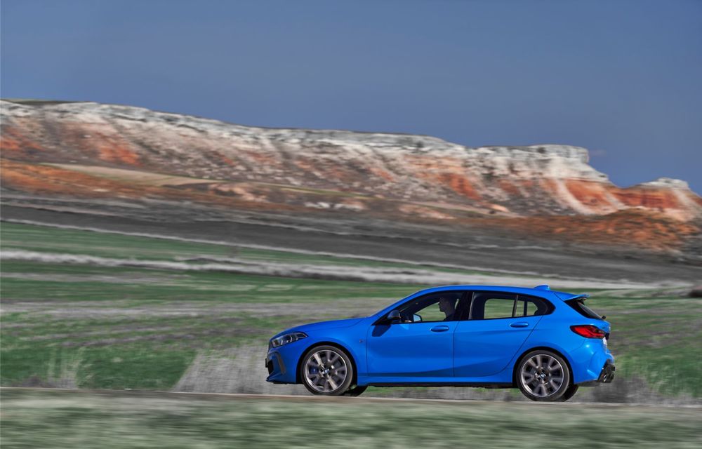 Noua generație BMW Seria 1, imagini și detalii oficiale: platformă nouă cu roți motrice față, mai mult spațiu pentru pasageri și tehnologii moderne - Poza 13