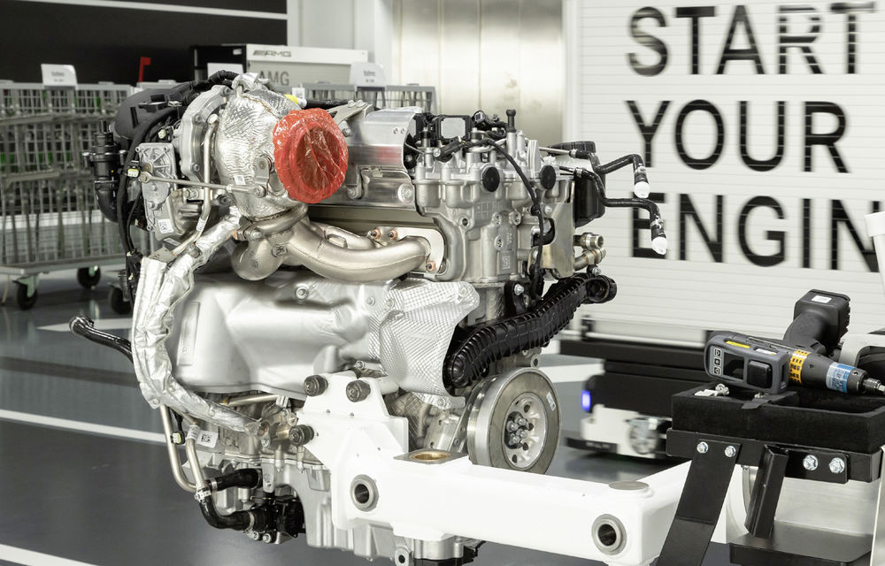 Mercedes-AMG prezintă cel mai puternic motor cu 4 cilindri din istorie: 2.0 litri și 421 de cai putere - Poza 1
