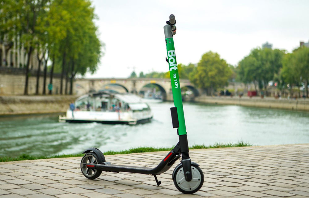 Parisul ia măsuri pentru gestionarea trotinetelor electrice: utilizatorii, obligați să le parcheze pe locurile dedicate mașinilor - Poza 1