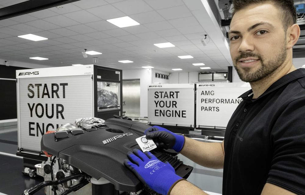 VIDEO: Cum se fabrică noua &quot;bestie&quot; dezvoltată de Mercedes-AMG, motorul 2.0 Turbo de 421 CP - Poza 2