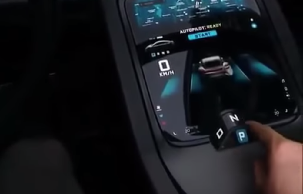 VIDEO: Primul clip din interiorul lui Porsche Taycan, prima electrică a mărcii - Poza 1