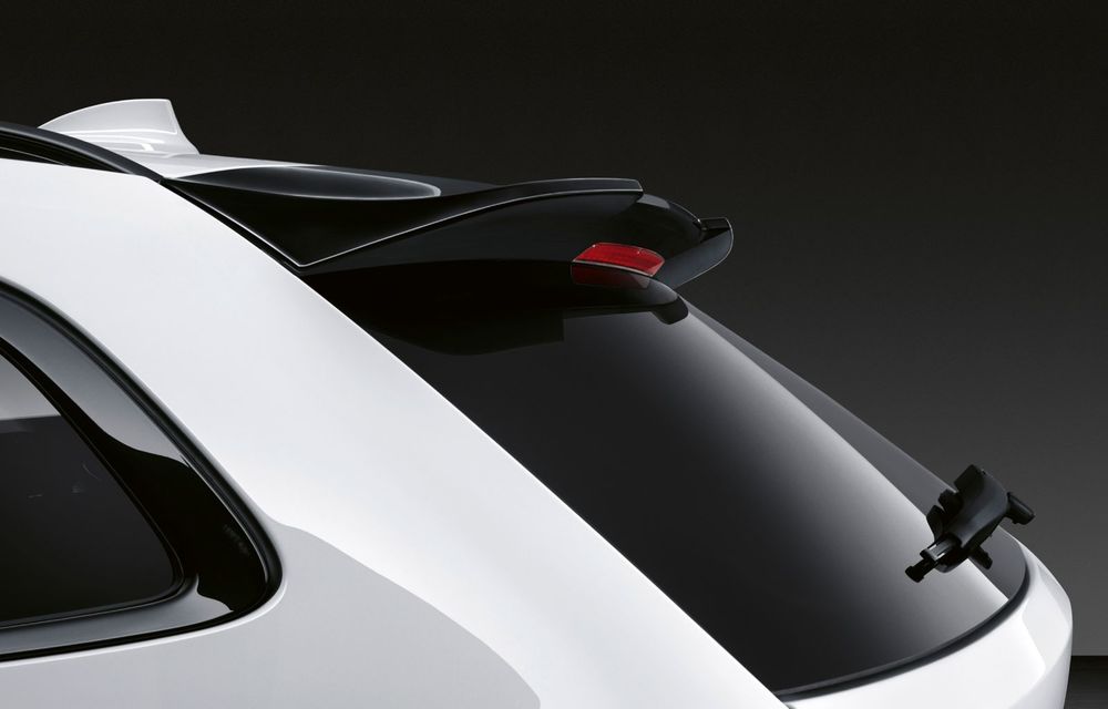 Pachete M Performance pentru noile BMW Seria 8 Gran Coupe și Seria 3 Touring: elemente noi de caroserie și accesorii speciale pentru interior - Poza 15