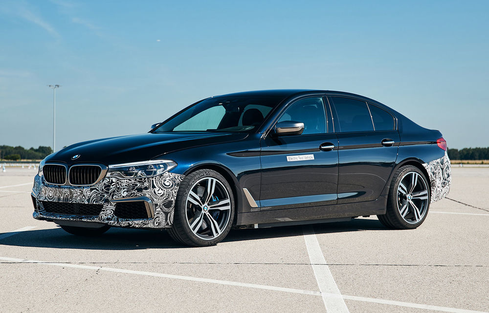 BMW Seria 5 a fost transformat în cobai pentru testarea viitoarelor sisteme electrice de propulsie: trei motoare și peste 720 CP - Poza 1