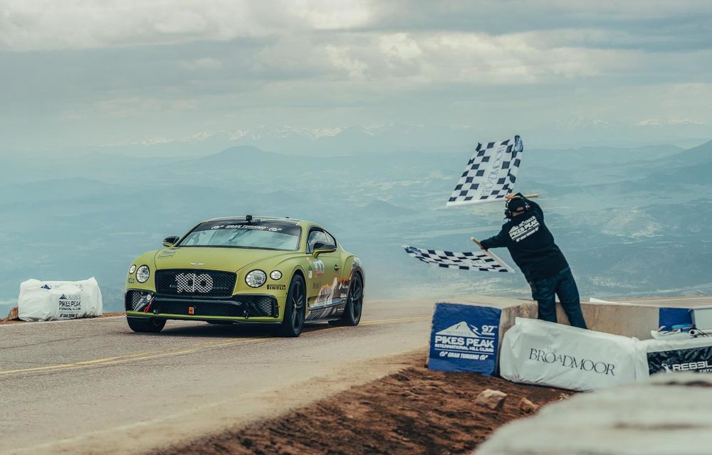 Cea mai rapidă mașină de serie pe Pikes Peak: Bentley Continental GT a parcurs celebra urcare în 10 minute și 18 secunde și a doborât vechiul record cu 8 secunde - Poza 1
