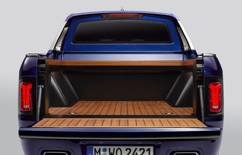 Proiect inedit: un BMW X7 a fost transformat în pick-up de stagiarii din cadrul uzinei din Munchen - Poza 15