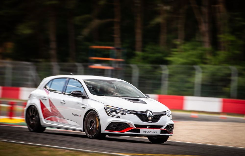 Informații noi despre Renault Megane RS Trophy-R: transmisie manuală cu șase trepte și 0-100 km/h în 5.4 secunde - Poza 9