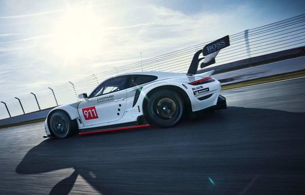 Îmbunătățiri pentru versiunea de circuit Porsche 911 RSR: motor boxer de 4.2 litri amplasat central și până la 515 CP - Poza 5