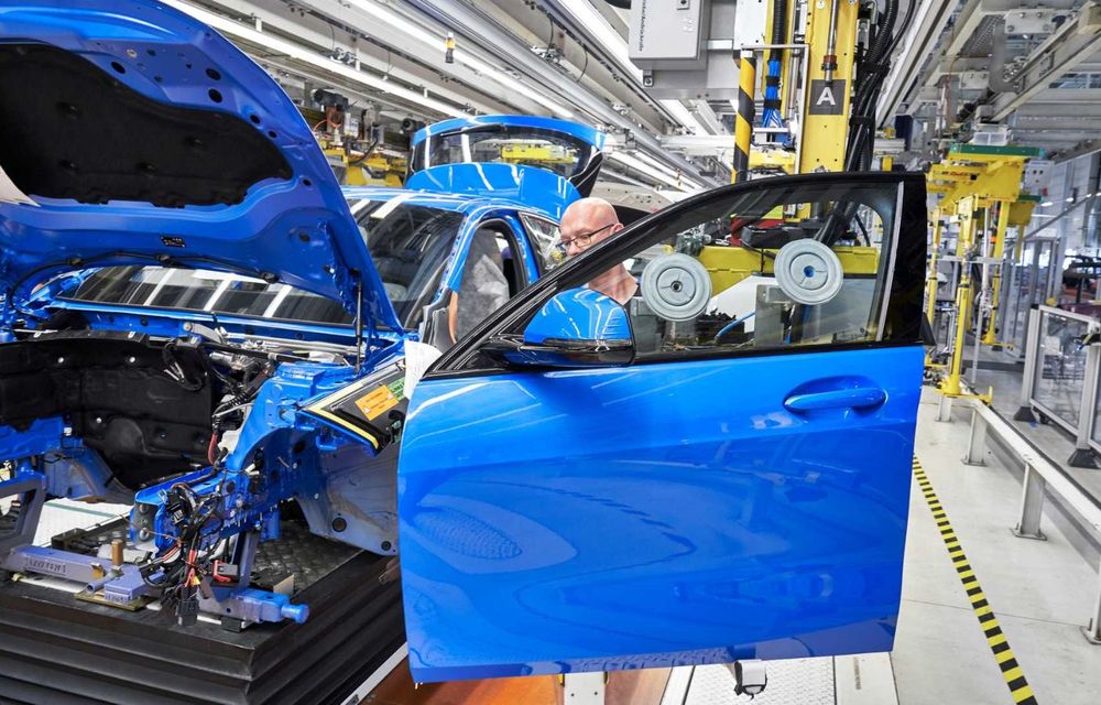 Noua generație BMW Seria 1 a intrat pe linia de producție: hatchback-ul compact este asamblat la uzina din Leipzig - Poza 10