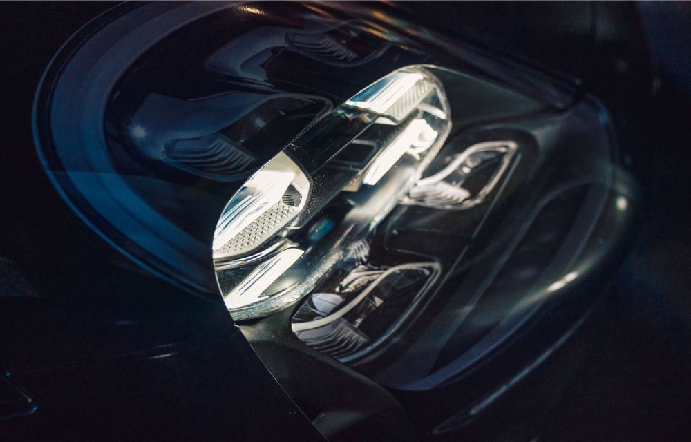 Imagini noi cu prototipul viitorului Porsche Taycan: vehiculul electric a fost pilotat de Mark Webber la Goodwood - Poza 10