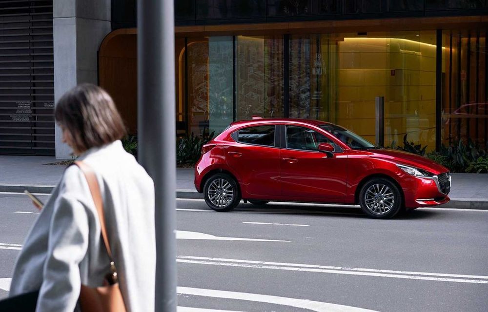 Mazda 2 facelift, poze și detalii oficiale: modificări exterioare minore, tehnologii noi și motorizări mild-hybrid - Poza 2