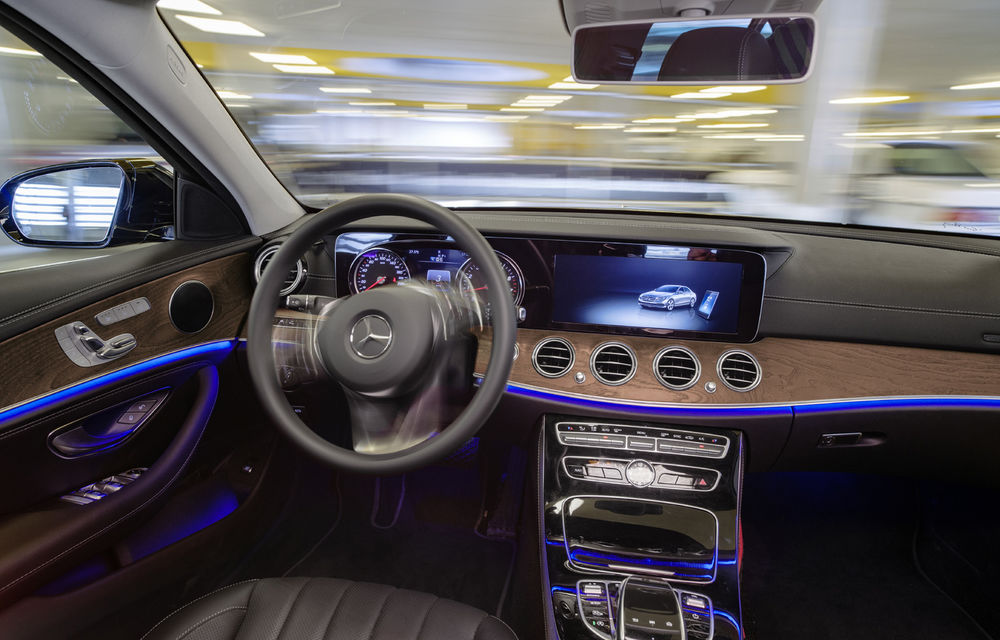 Mercedes-Benz a dezvoltat primul sistem de parcare autonomă fără supraveghere umană: tehnologia va fi testată la Stuttgart - Poza 6