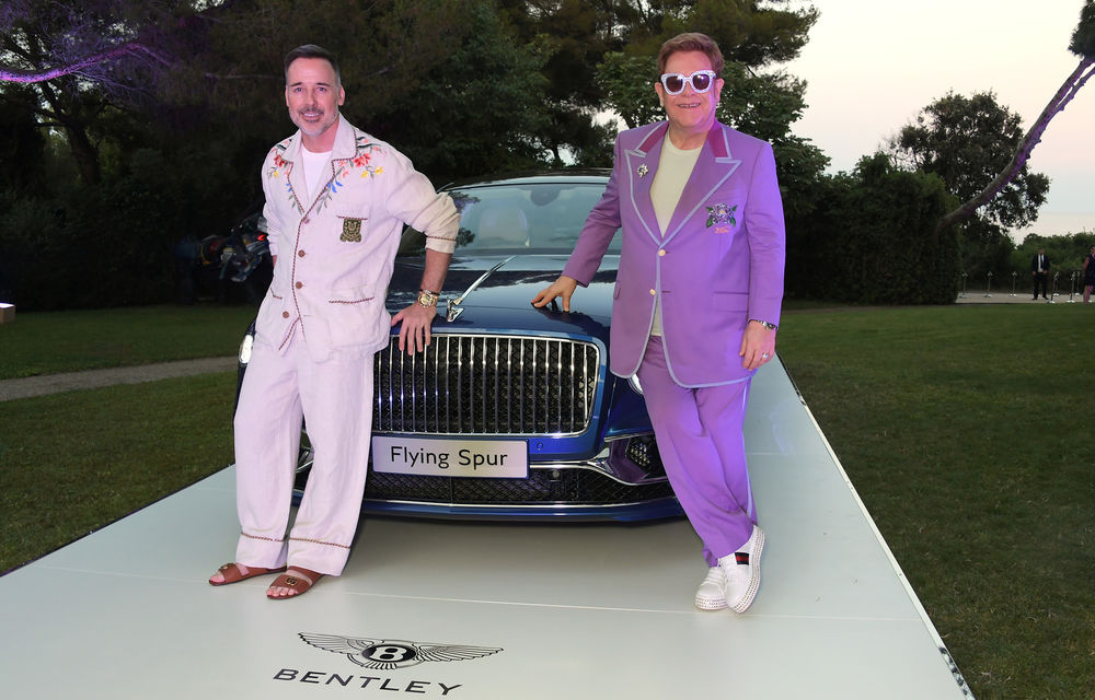 Un exemplar Bentley Flying Spur First Edition a fost vândut cu 700.000 de euro la o licitație: banii vor fi donați în scopuri caritabile - Poza 1