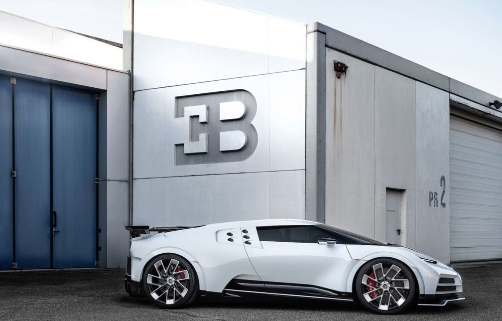 Bugatti a prezentat noul Centodieci: modelul special inspirat de legendarul EB110 va fi produs în 10 unități și va avea un preț de pornire de 8 milioane de euro - Poza 12
