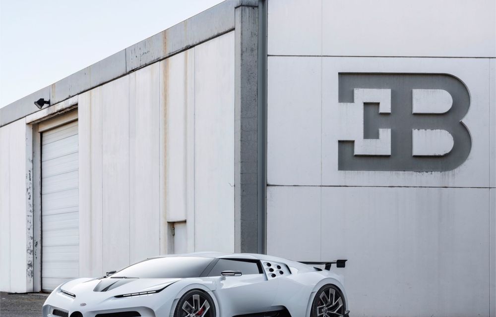 Bugatti a prezentat noul Centodieci: modelul special inspirat de legendarul EB110 va fi produs în 10 unități și va avea un preț de pornire de 8 milioane de euro - Poza 11