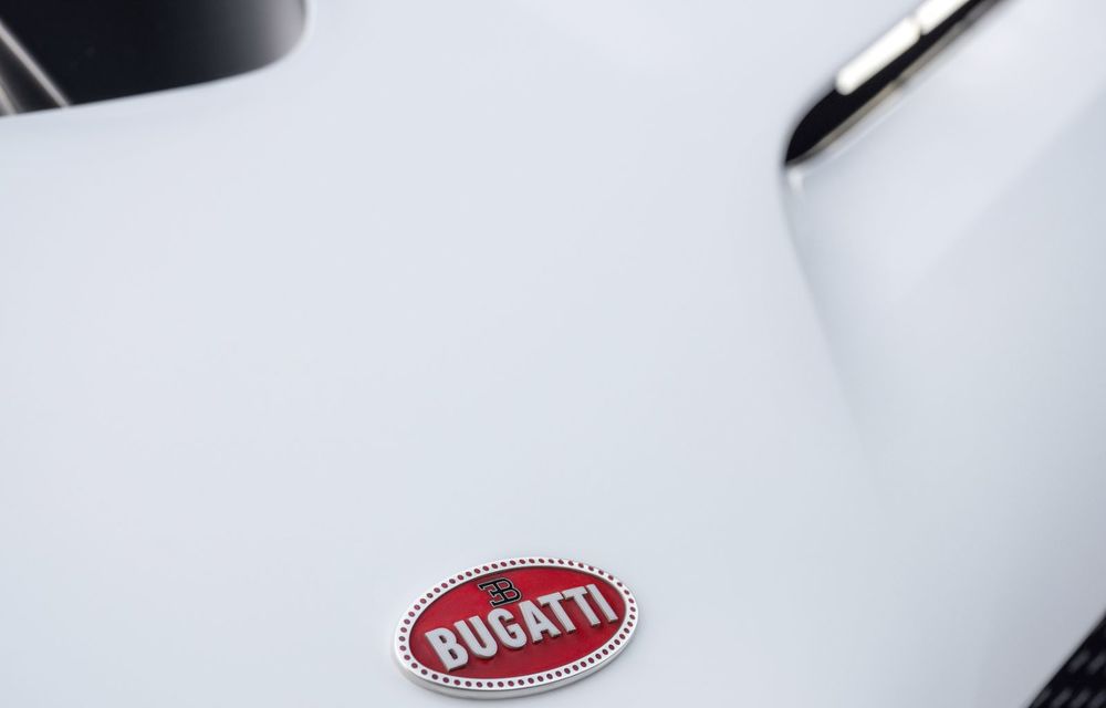 Bugatti a prezentat noul Centodieci: modelul special inspirat de legendarul EB110 va fi produs în 10 unități și va avea un preț de pornire de 8 milioane de euro - Poza 20