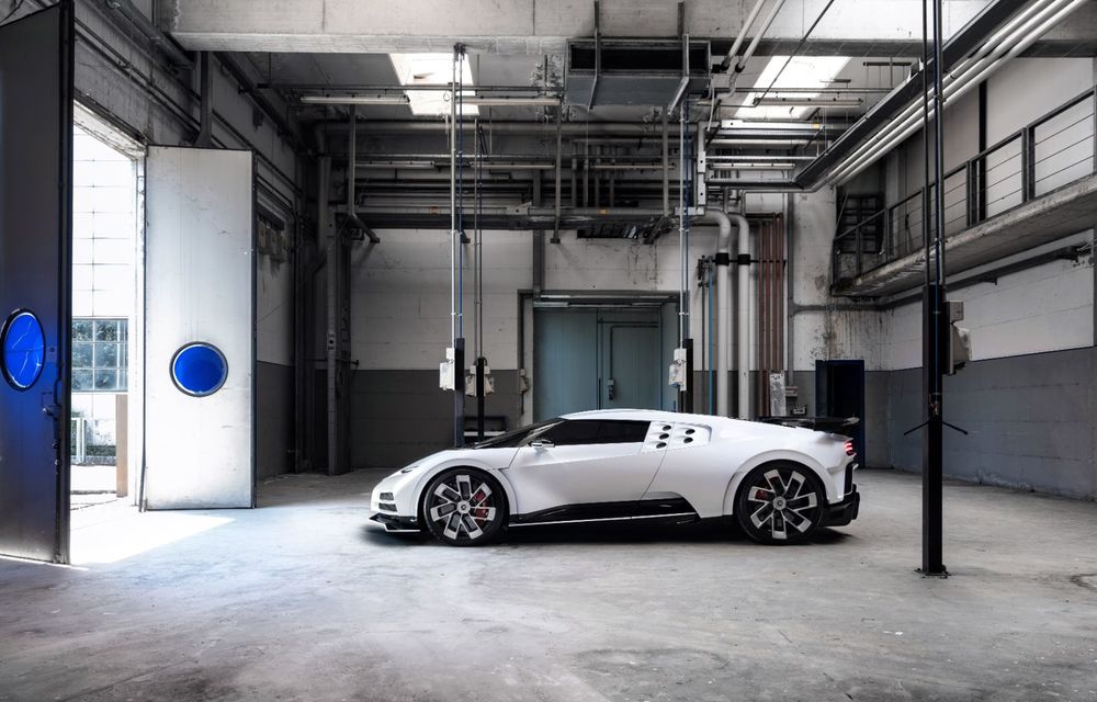 Bugatti a prezentat noul Centodieci: modelul special inspirat de legendarul EB110 va fi produs în 10 unități și va avea un preț de pornire de 8 milioane de euro - Poza 6